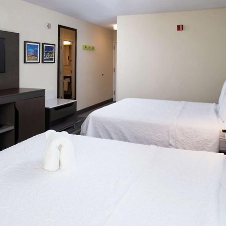 Hampton Inn Greensboro Airport Dış mekan fotoğraf