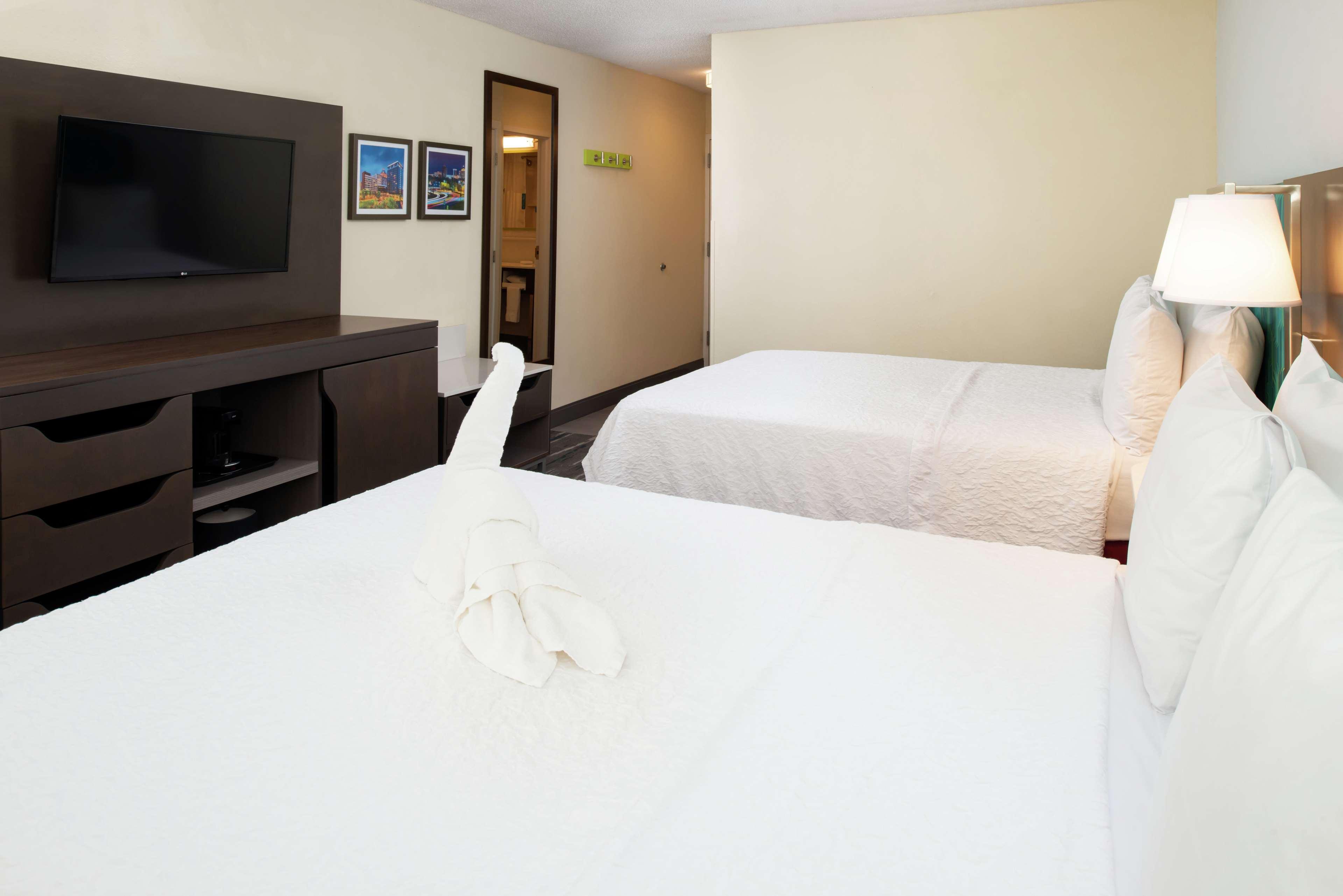 Hampton Inn Greensboro Airport Dış mekan fotoğraf