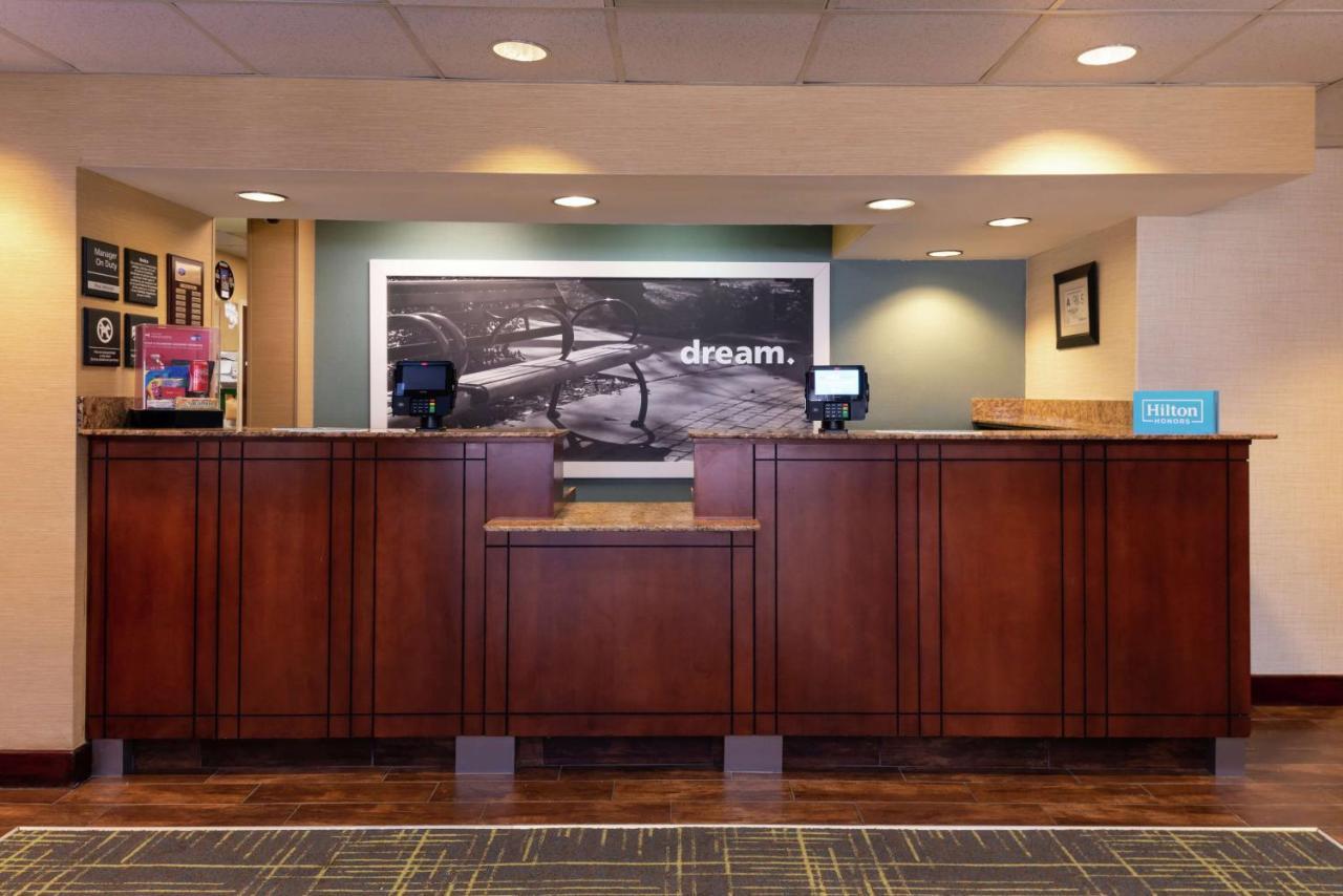 Hampton Inn Greensboro Airport Dış mekan fotoğraf