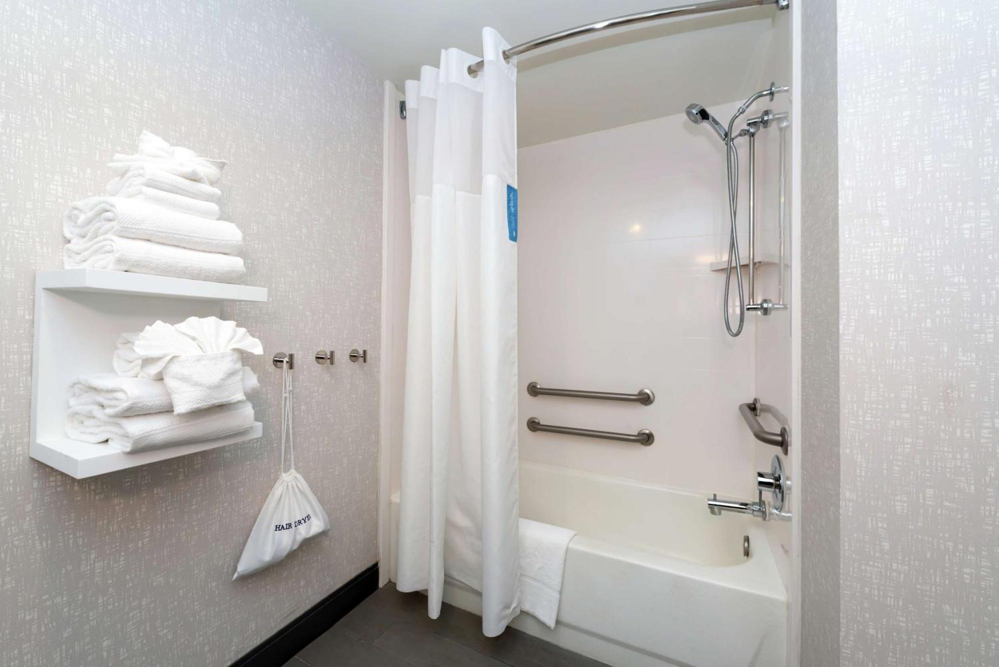 Hampton Inn Greensboro Airport Dış mekan fotoğraf
